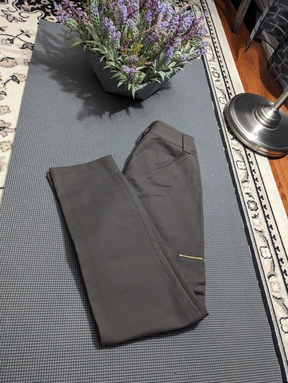 ST. JOHN Cropped Length Pants - Picture 2 of 12